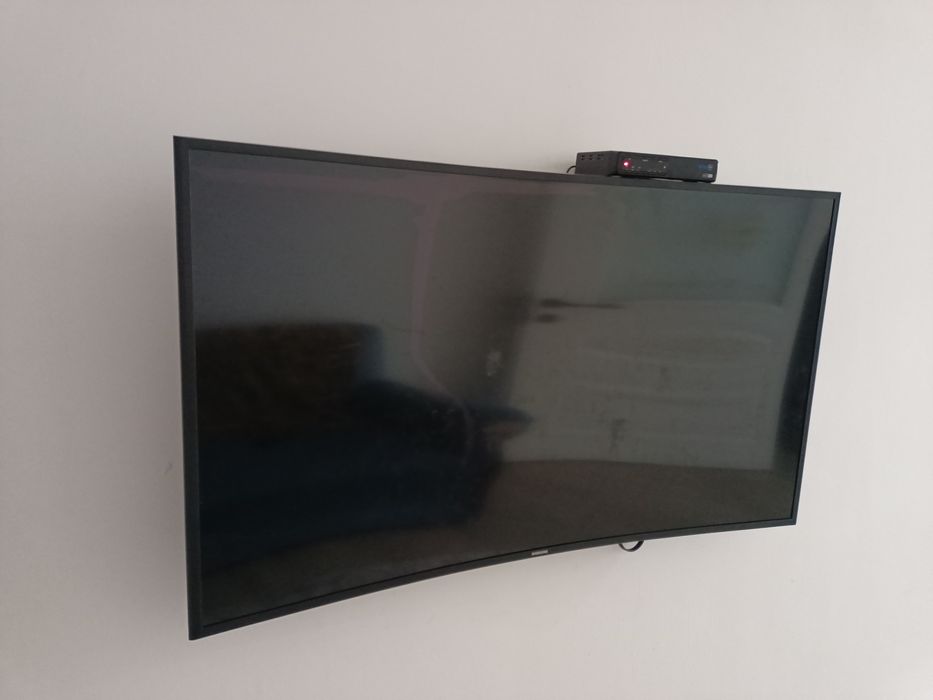 Продам б/у телевизор на запчасти