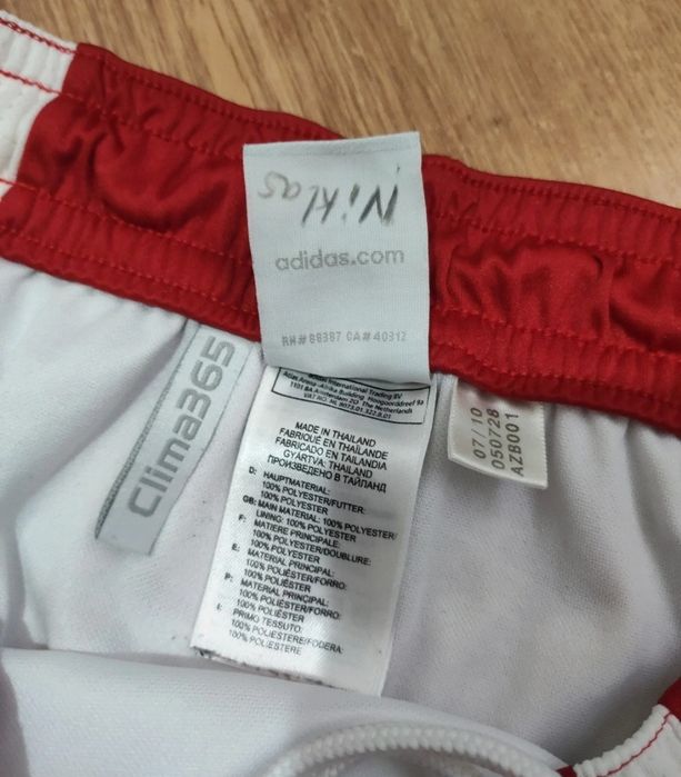 Pantaloni scurți Adidas mărimea M
