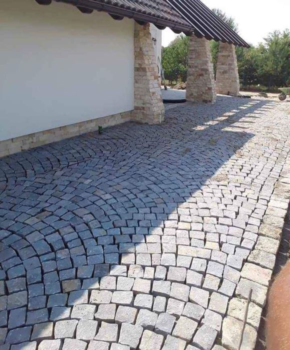 Piatra cubica andezit oriunde in tara + montat