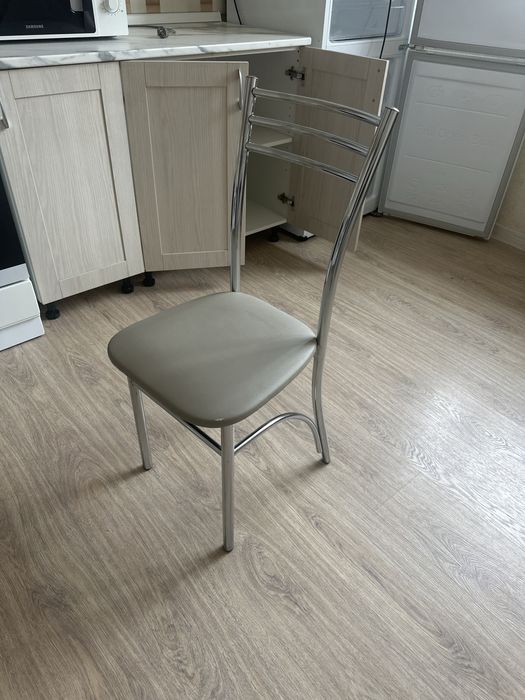 Стулья металические кухонные