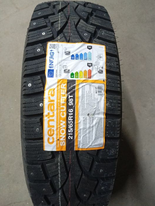 Зимние шины, шипованные, новые 215/65R16