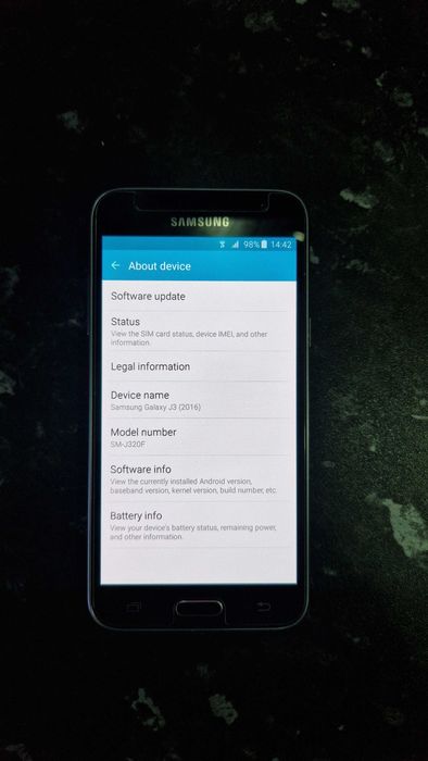 Vand Telefon Mobil Samsung J3 cu 4G/LTE !! Liber Retea !! la 200lei