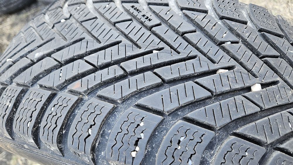 2бр гуми 205 55 16 пирели