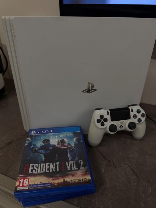 Продам PS4 pro 1 TB