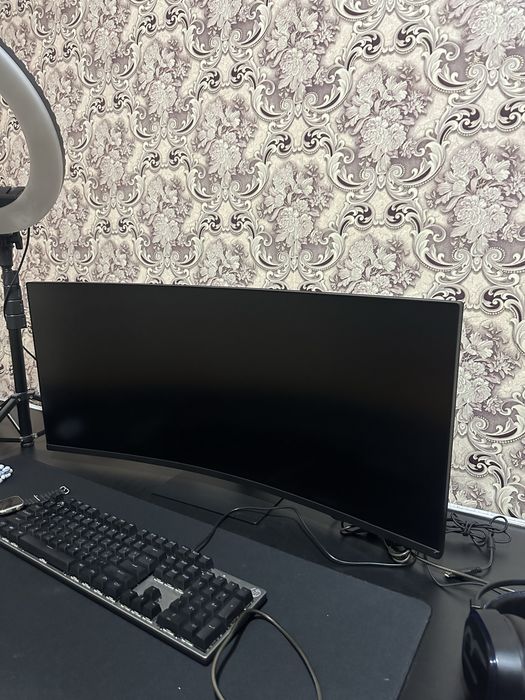 Redmi manitor ideal yangi