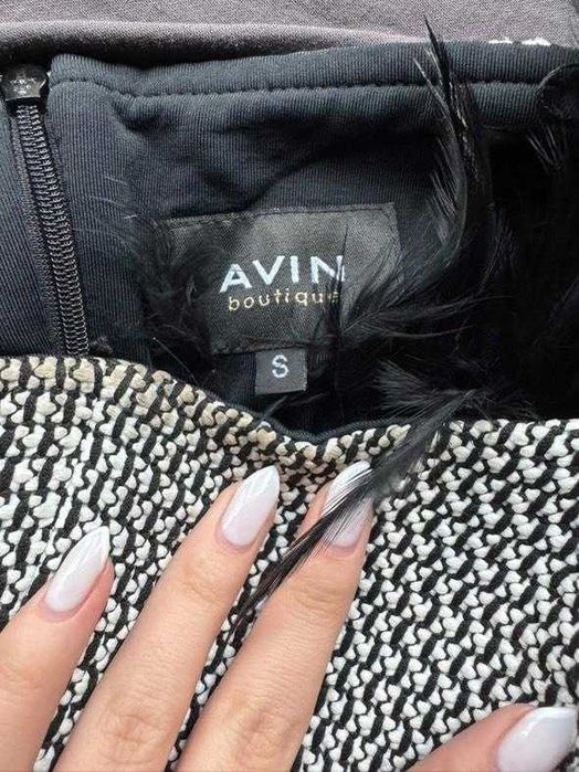 Страхотна рокля avin