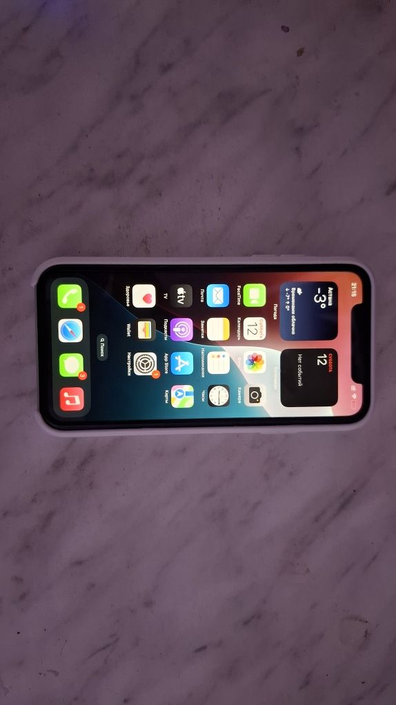 Продам iPhone Xr