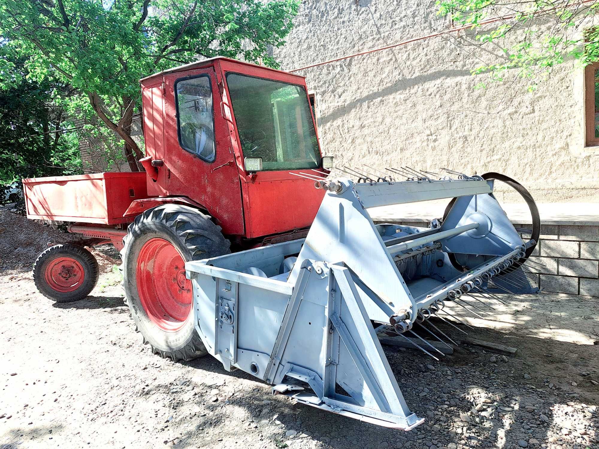 T16 Traktor beda òraydigan jatka sotiladi.