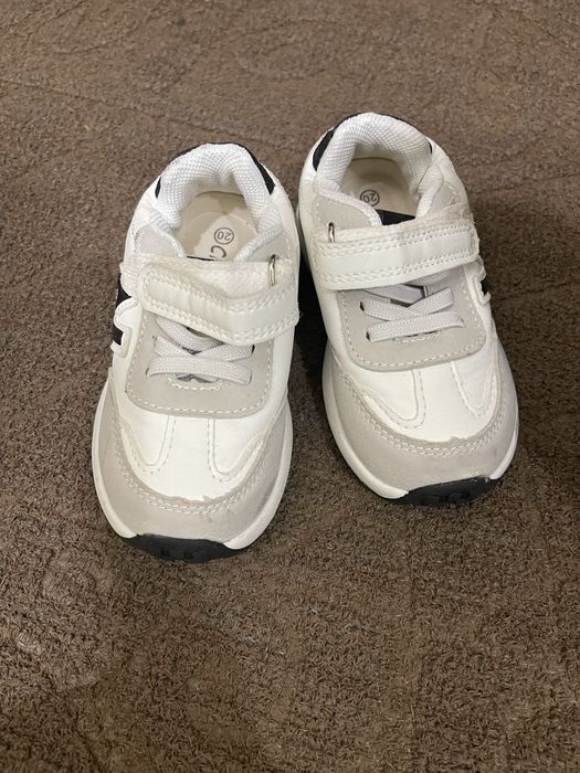 Детская кроссовка