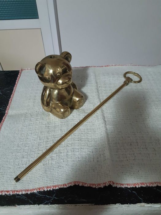 Opritoare usa de colectie, caine din fonta si urs din bronz cu maner