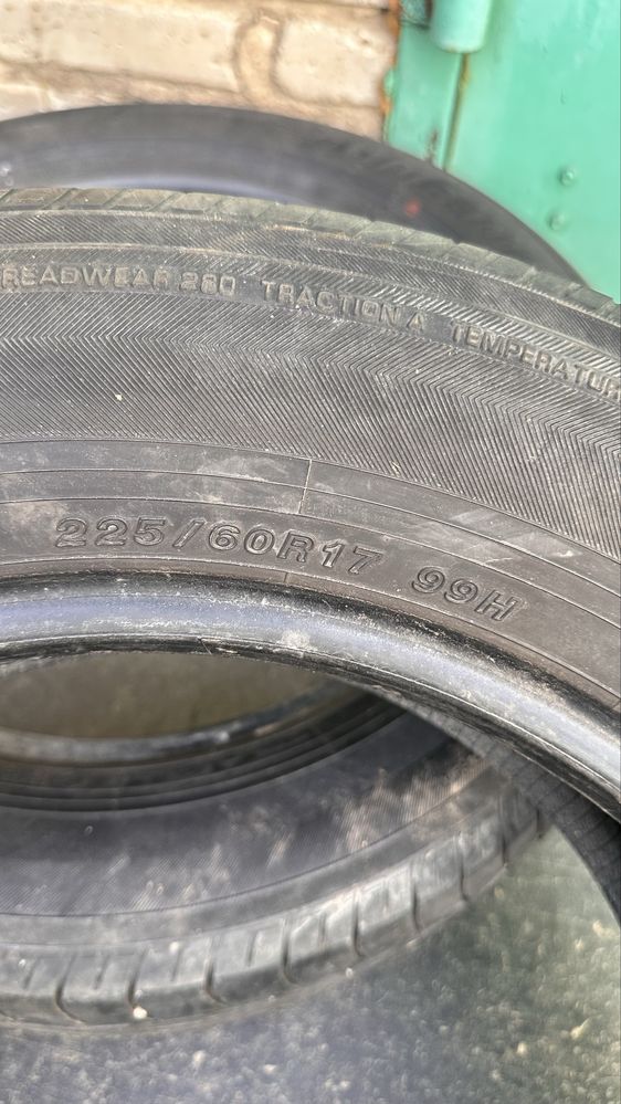Продам шины 225. 60.  17