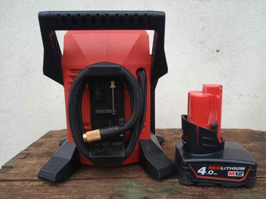 Compresor m12 BI milwaukee + baterie 4 amperi