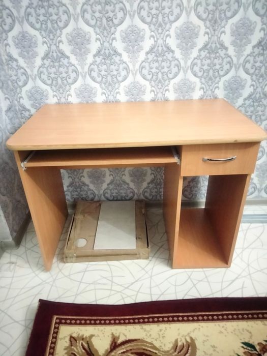 Продам стол письменный