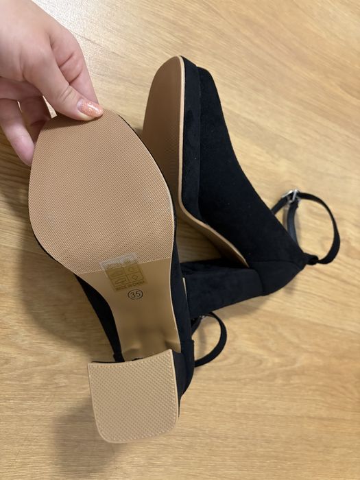 Елегантни дамски обувки