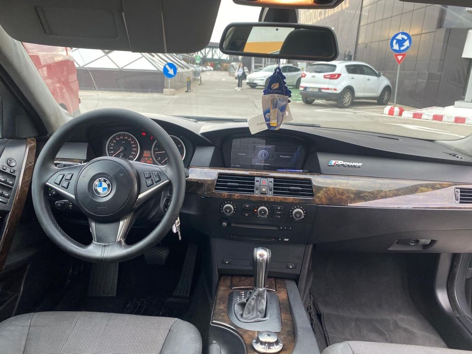 Vand Bmw e60 525 D
177 de cai
An 2005
Cutia automat