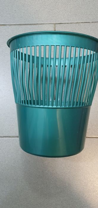 Ведро - урна, новое,платмассовое, высота 27 см