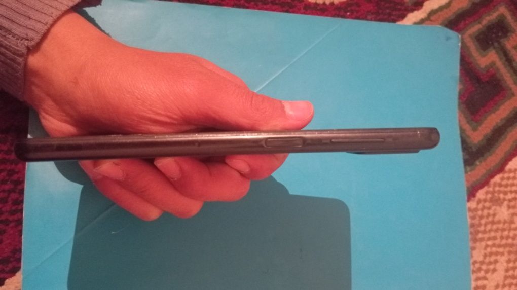 Samsung a12 64 ga 4 gb srochna sotiladi