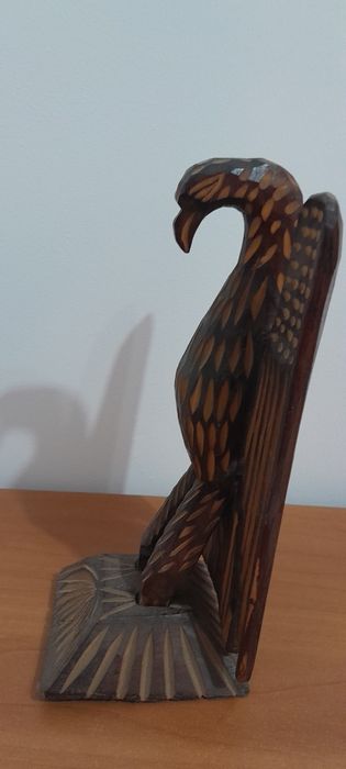 Pasare sculptata din lemn cu suport
