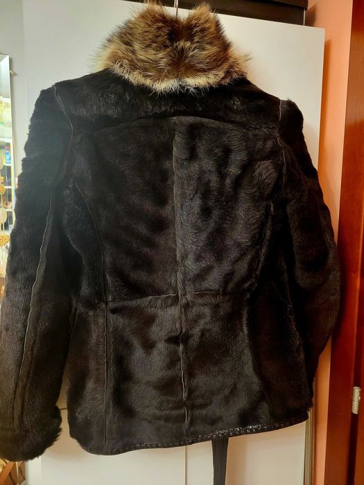 Почти ново дамско зимне яке от естествена кожа, канадски вълк