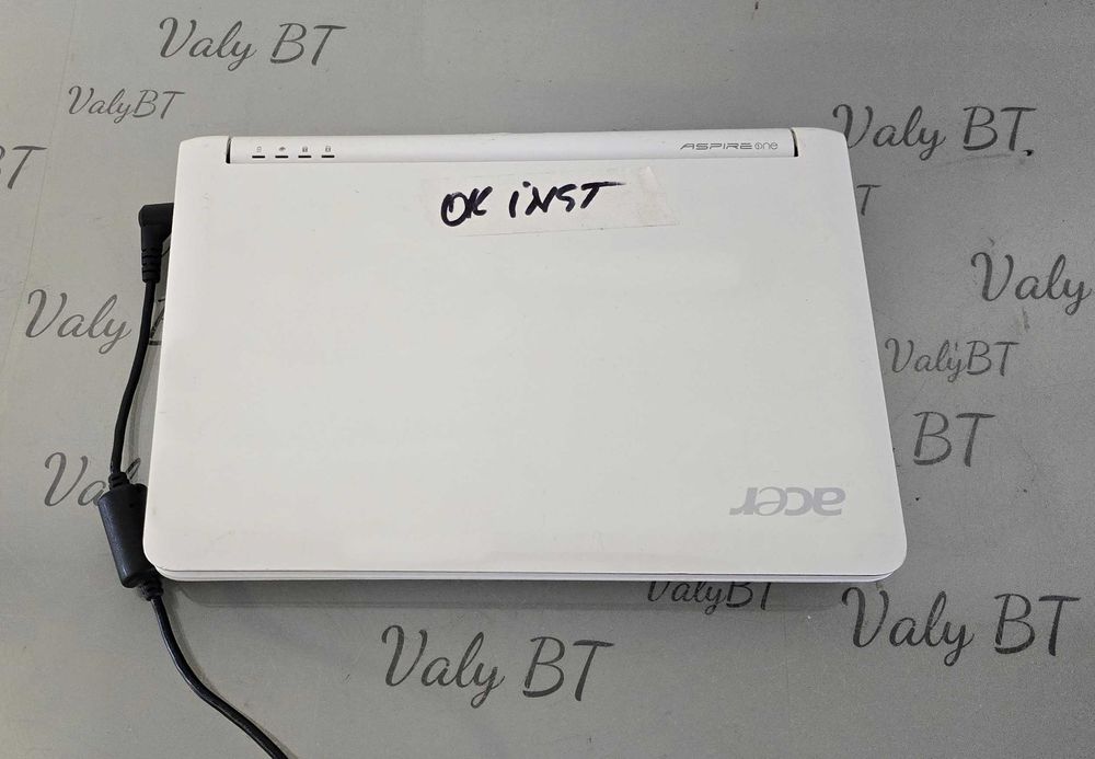 Laptop mini Acer Aspire One ZG5 White - 10 inch - functional instalat