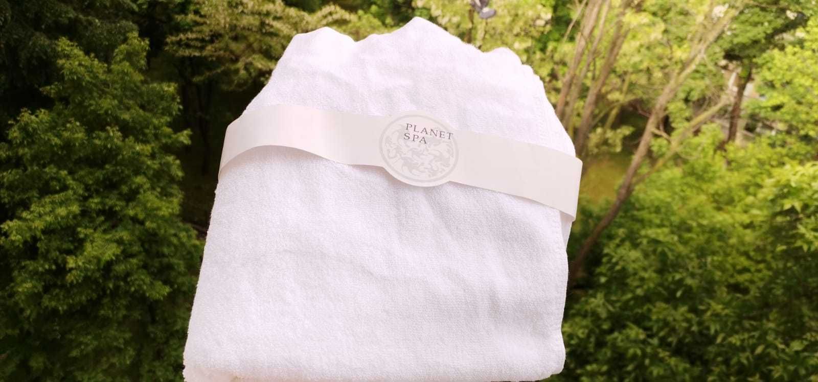 Prosop-turban cadou la setul papuci si prosop PLANET SPA , marca Avon