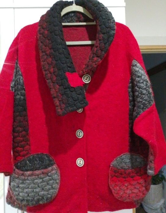 Дамски якета,много запазени.