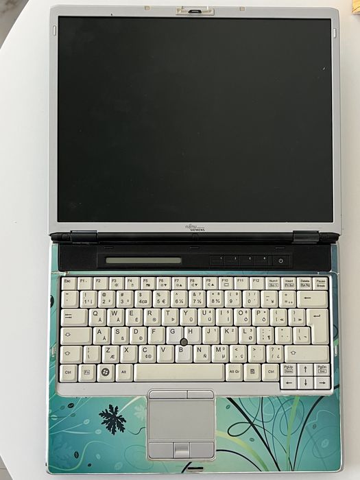 Laptop Fujitsu Siemens LifeBook S7110 windows 7