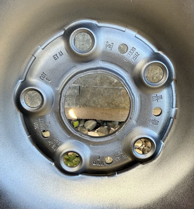 Jante otel plus anvelope M+S 215 60 16 impecabile ca noi Passat B8