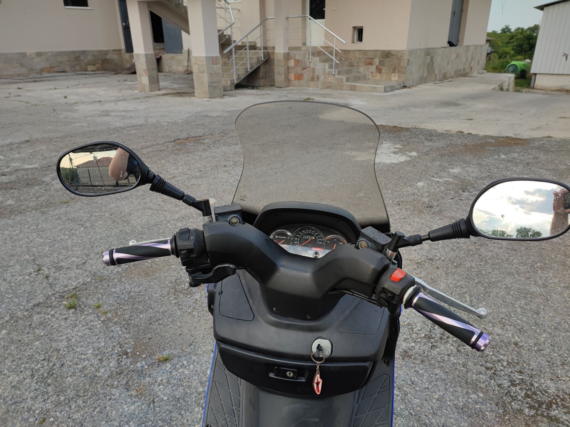 Suzuki Burgman 125 LeoVince