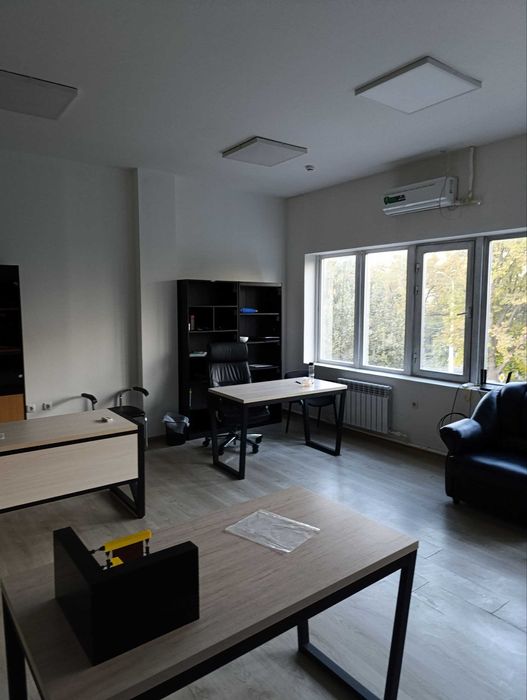 Сдается офис на м.Ойбек 100 м2  3 комнаты, 3 этаж