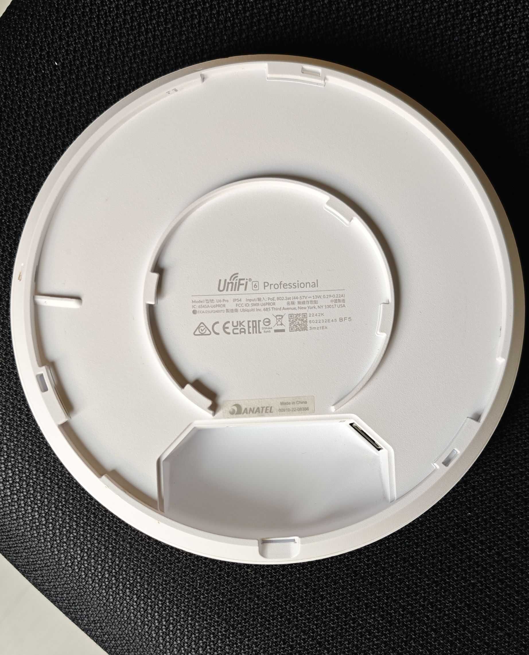 Ubiquiti UniFi 6 Pro (U6-PRO) AX4800 access point
