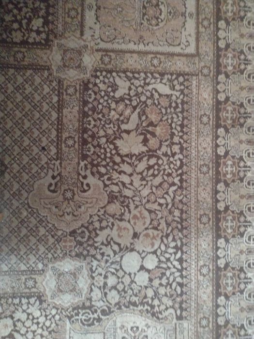 Продавам килим тип персийски