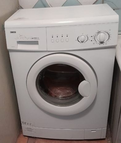 Продам стиральную машинку ZANUSSI