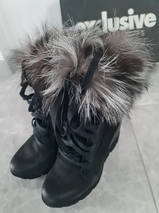 Дамско яке и обувки