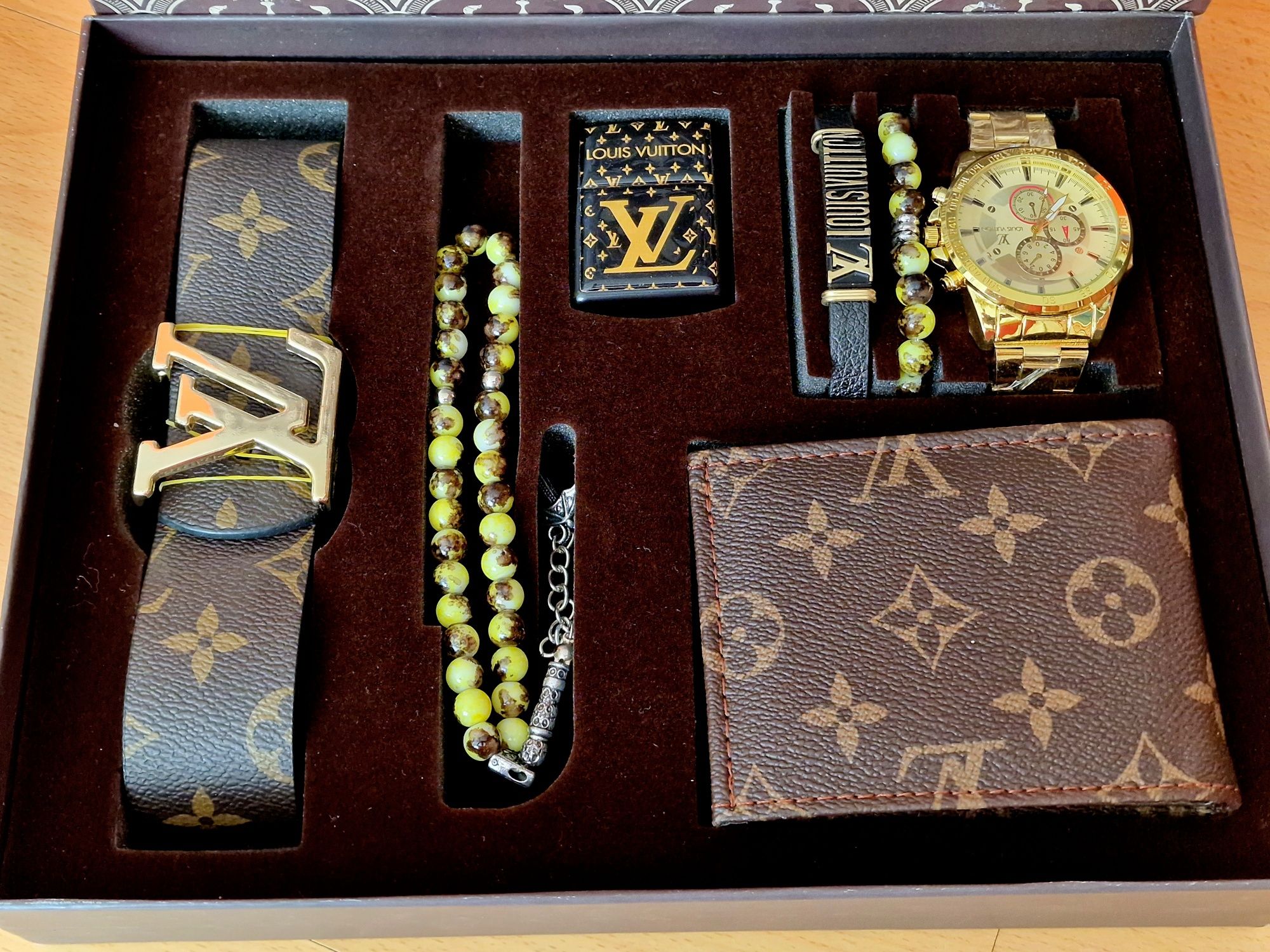 Trusa cadou barbati Louis Vuitton (7 articole),cutie,saculet  inclus