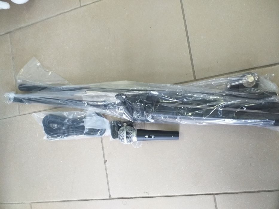 Microfon profesional Germany electronic cu stativ inclus
