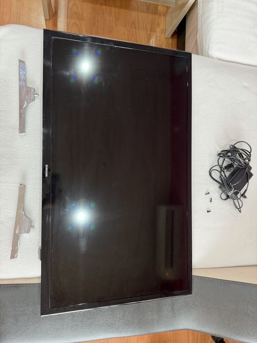 Продавам телевизор Samsung