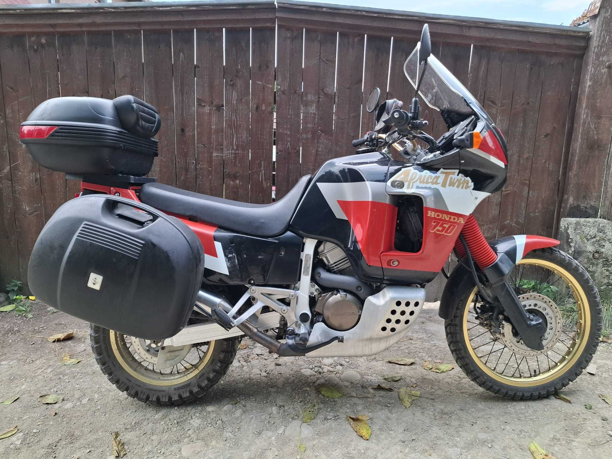 Honda Africa Twin 750 Rd04