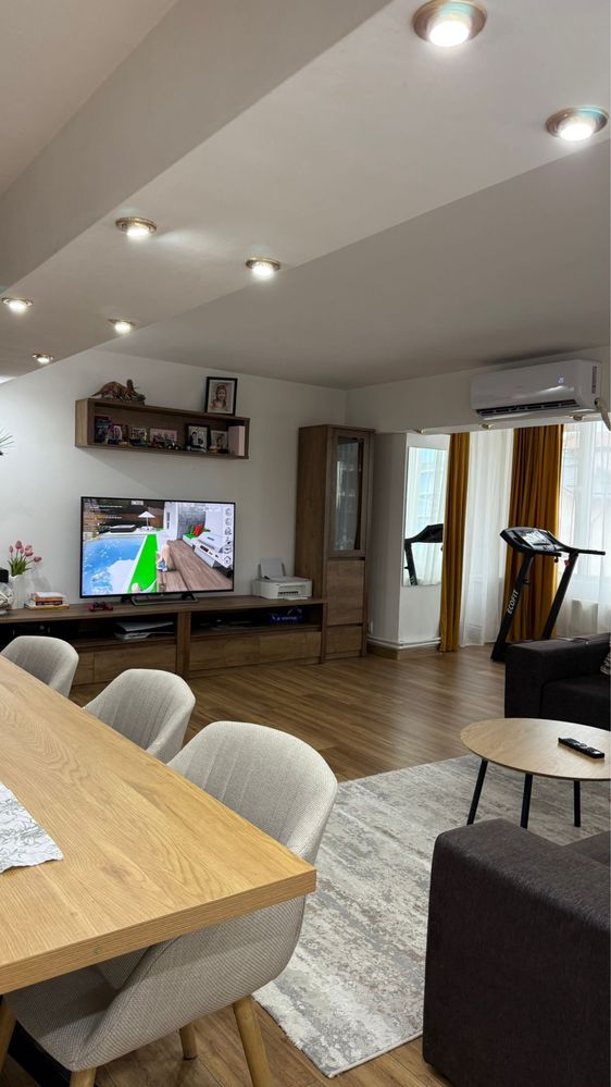 Apartament 4 camere Otopeni decomandat Central.
