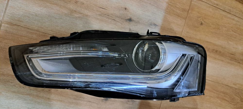 Ляв фар Audi A4 B8.5