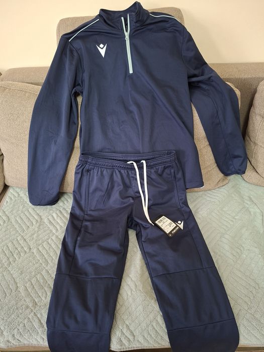 Продам спортивный костюм Macron