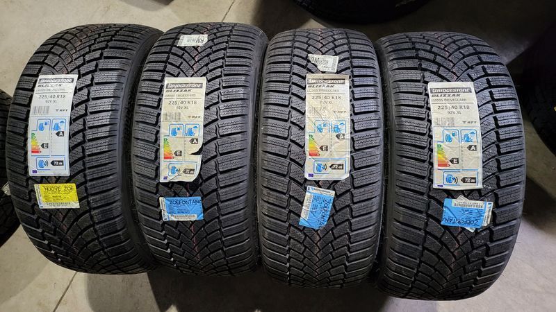 225/40/18 BRIDGESTONE 4бр RunFlat