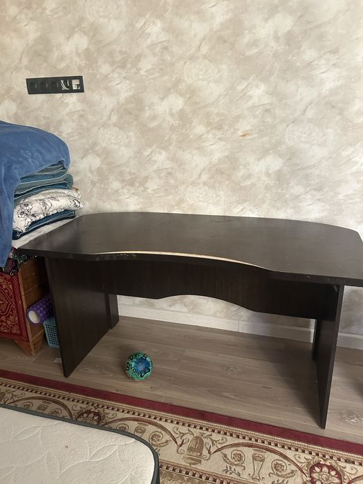 Продам офисный стол