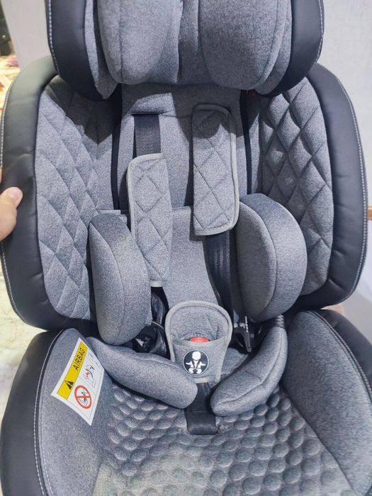 Sotiladi: Bolalar uchun universal
avtokreslo (0-12 yosh)
Holati: Yangi