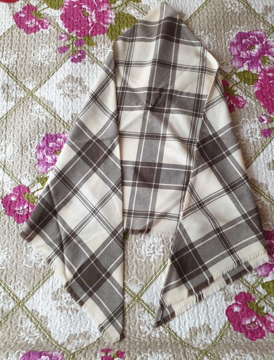 Batic bandana esarfa sal lana carouri Escada Max Mara Massimo Dutti