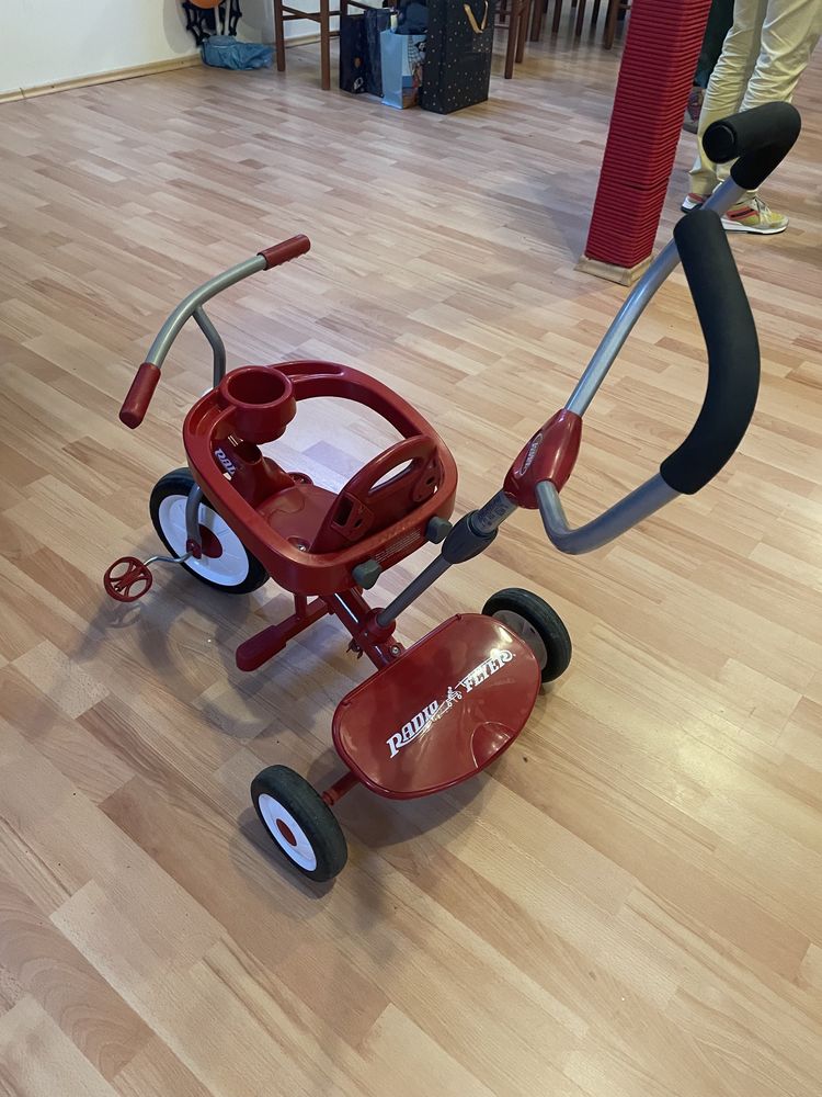 Tricicleta radio Flyer