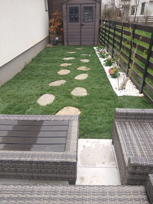 Gradini de vis cu plante și Gazon Rulou și sistem de irigare