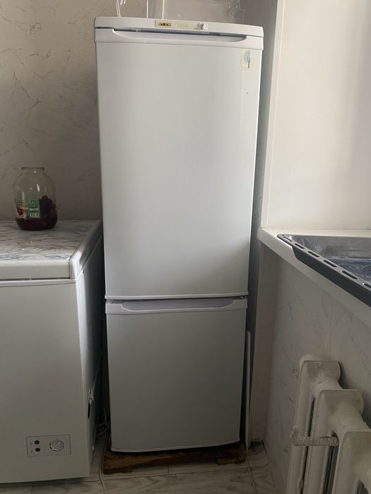 Холодилник,чистый