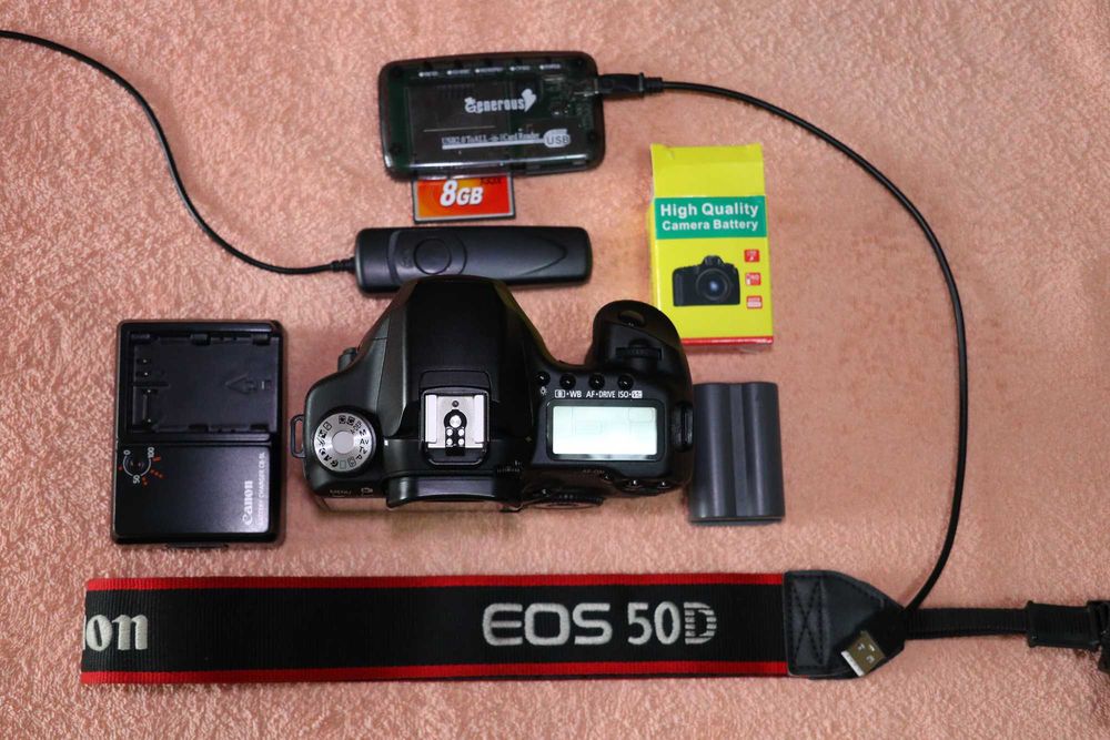 Продаётся полупрофессиональный фотоаппарат Canon 50D