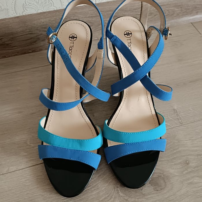 Новая обувь, босоножки